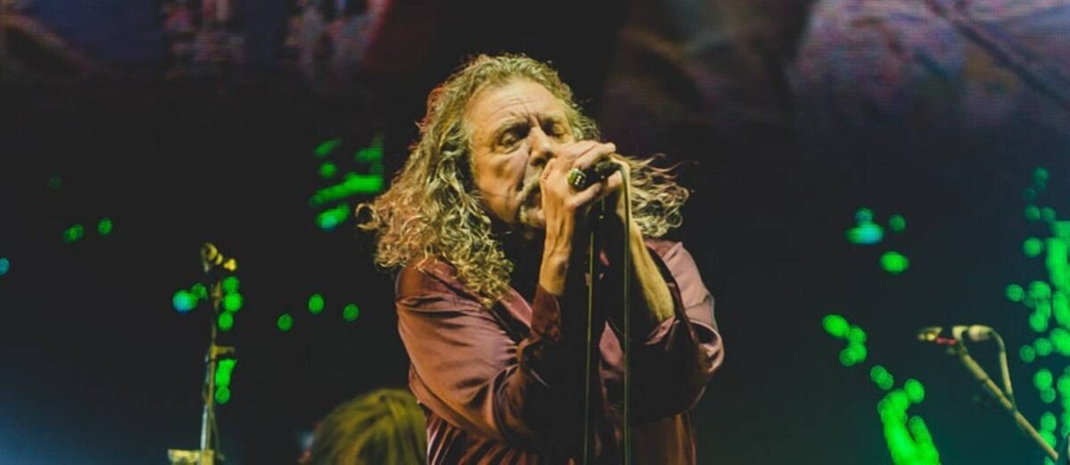 Robert Plant, ex vocalista do Led Zeppelin, disponibilizou uma performance ao vivo da música 'The May Queen'. Veja abaixo: