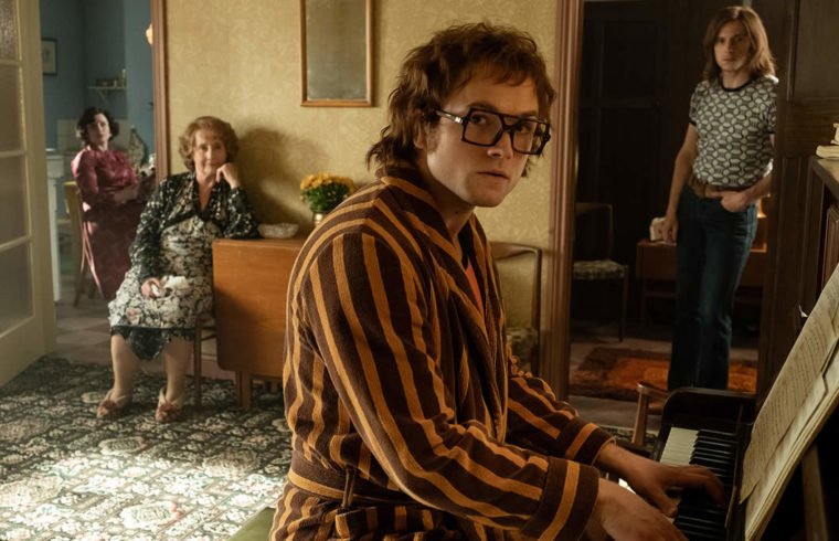Rocketman mostra cenas do início da carreira de Elton John, confira
