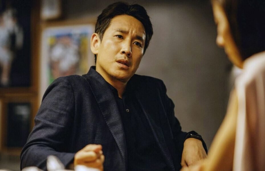 Tragédia abala o mundo do cinema: Lee Sun-kyun falece aos 48 anos em aparente suicídio, ator de Parasita estava sob investigação.