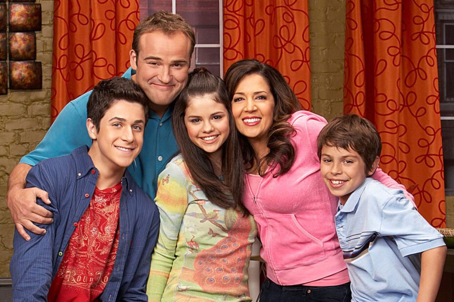 Sequência de Feiticeiros de Waverly Place: David DeLuise 'adoraria' participar - Quem mais pode retornar?