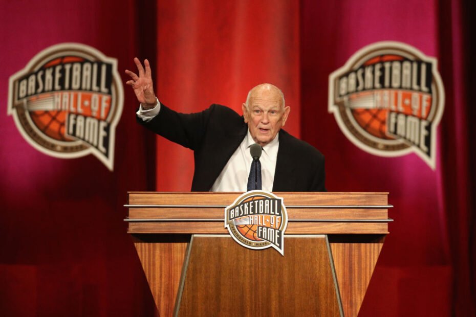 Histórico treinador de basquete, Lefty Driesell, morre aos 92 anos