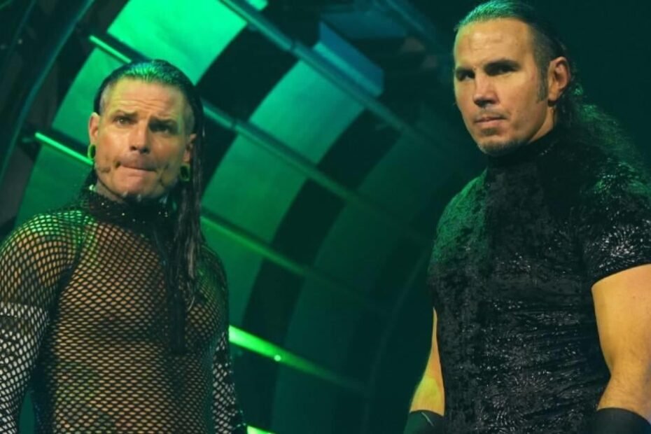 Jeff e Matt Hardy fazem gesto obsceno para Sammy Guevara após incidente no AEW Rampage