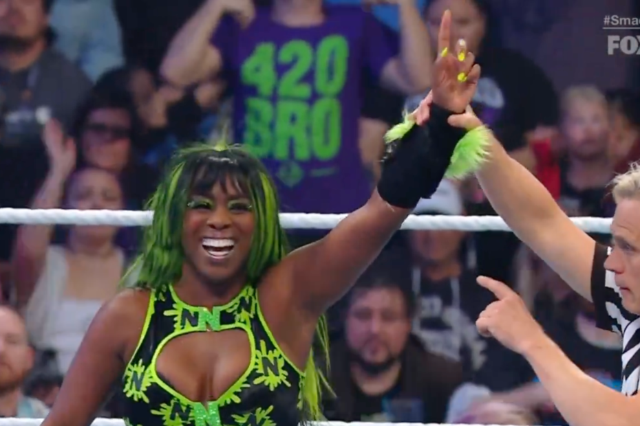 Naomi classifica-se para a Elimination Chamber feminina no WWE SmackDown