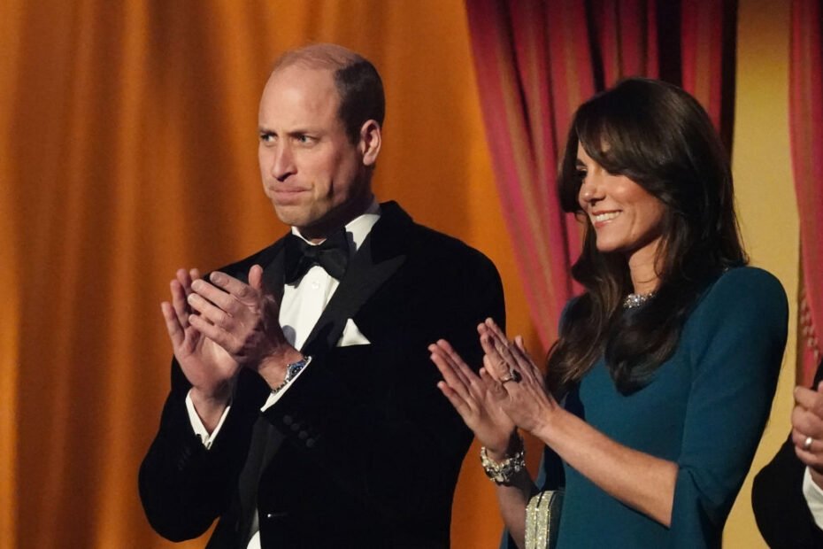 Príncipe William e Princesa Kate agradecem apoiadores por suas felicitações