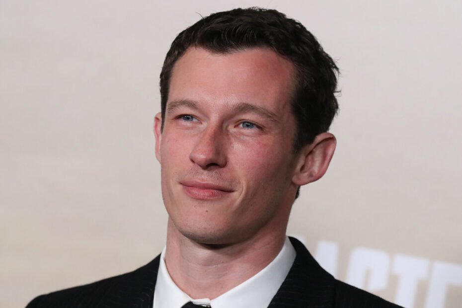 Callum Turner será protagonista na série de ficção científica "Neuromancer", produzida pela Apple.