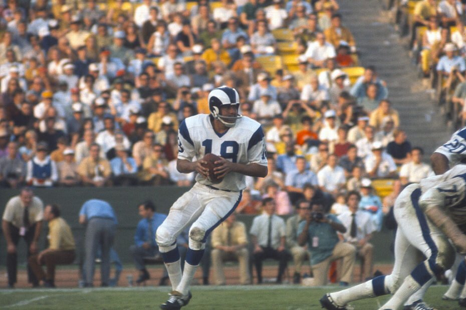 Lenda dos Rams e antigo MVP Roman Gabriel falece aos 83 anos