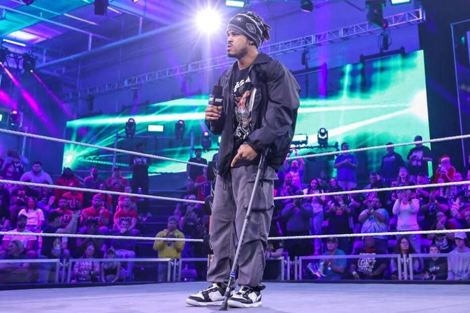 Wes Lee, estrela da WWE NXT, atualiza sobre sua lesão