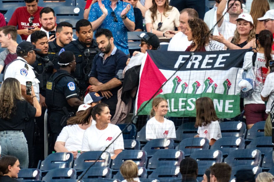 Ativistas pró-Palestina e do clima interrompem Jogo de Beisebol do Congresso