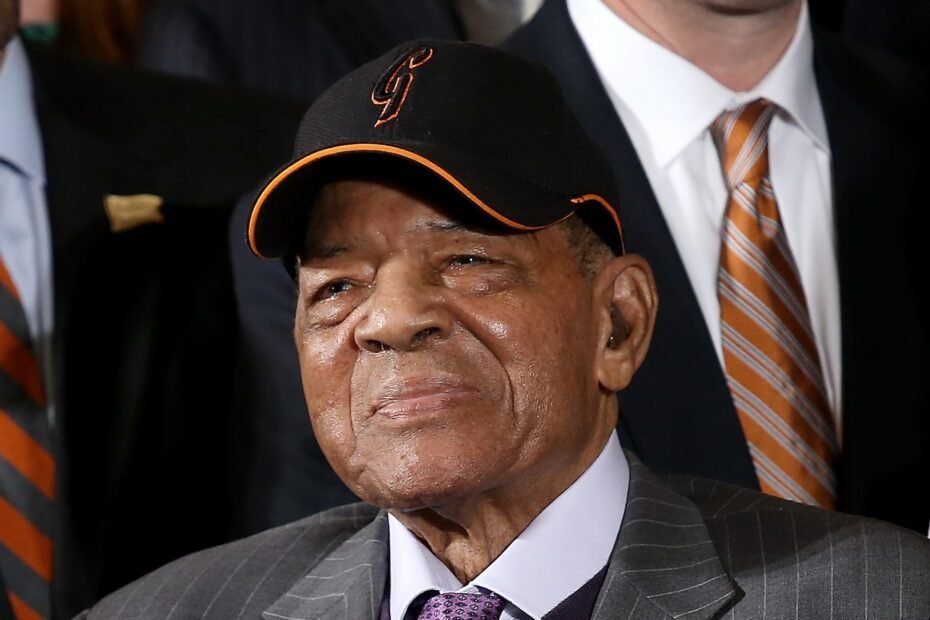 Lendas do Beisebol Prestam Homenagem a Willie Mays aos 93 Anos