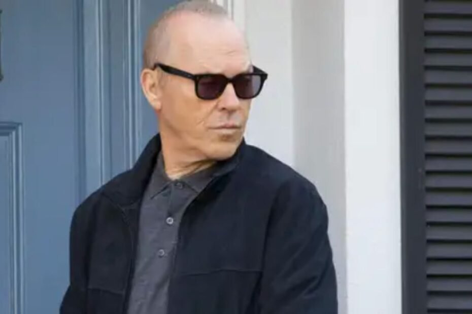 Michael Keaton entrega atuação memorável em thriller subestimado.