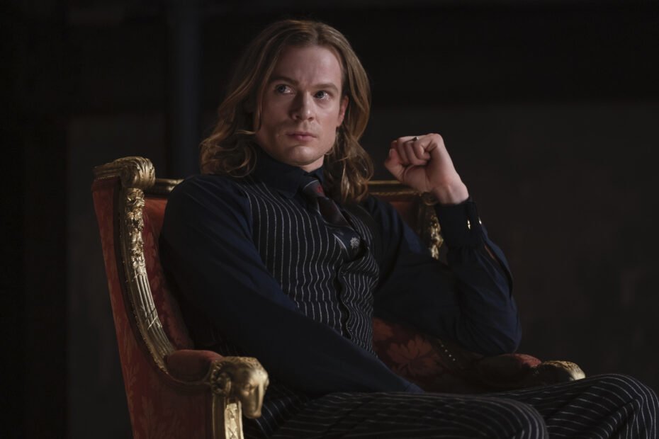 Preparação para o retorno crucial de Lestat em episódio-chave de 'Entrevista Com o Vampiro'