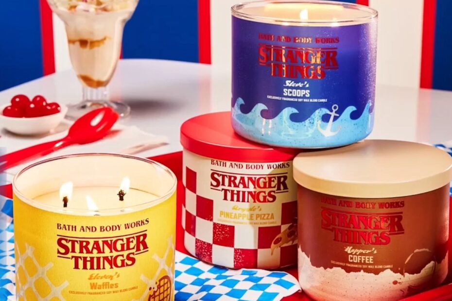 A famosa série de terror Stranger Things inspirou uma nova linha de produtos criados pela marca Bath & Body Works. A coleção é composta por velas perfumadas e loções, que prometem recriar o clima misterioso e envolvente da trama. Aproveite as velas de Stranger Things por $20! Conheça as de Waffles da Eleven, Café do Hopper e muito mais!