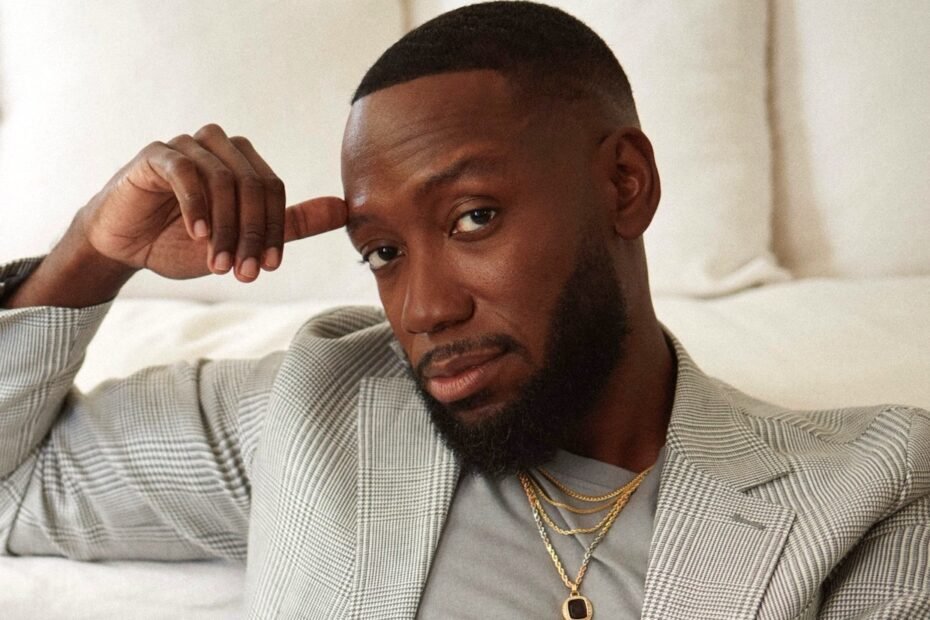 Lamorne Morris se junta a Nicolas Cage na série do Homem-Aranha Noir como Robbie Robertson