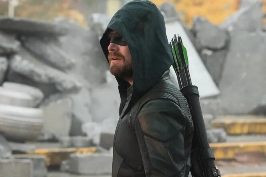 Produtor de Arrow afirma que a série contribuiu para salvar a CW