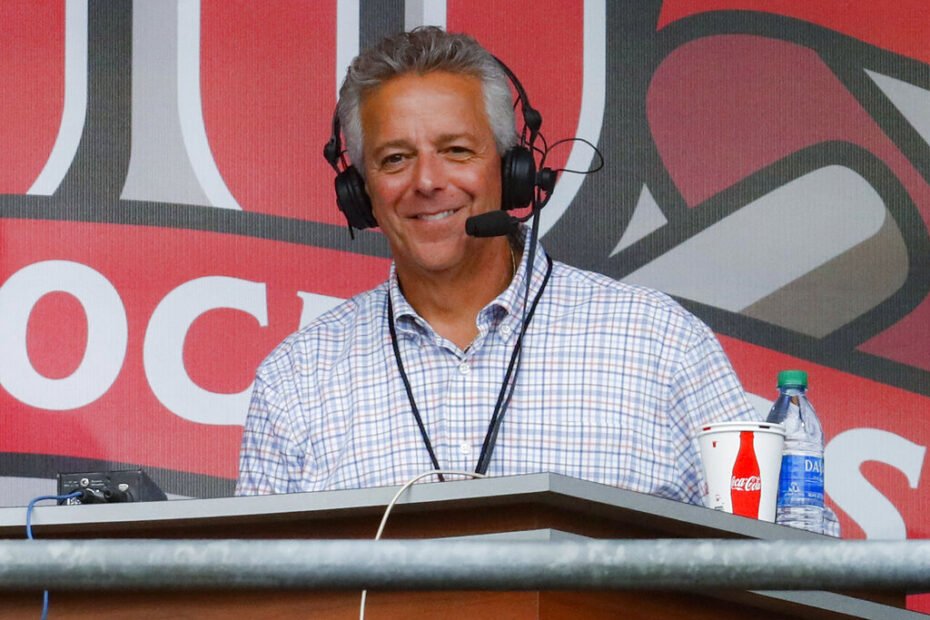 Thom Brennaman contratado pela CW para transmissão nacional de futebol universitário após escândalo do insulto homofóbico