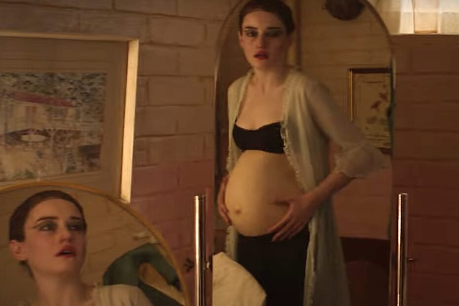 Aterrorizante pausa na gravidez de Julia Garner em pré-sequência de O Bebê de Rosemary no trailer de Apartamento 7A