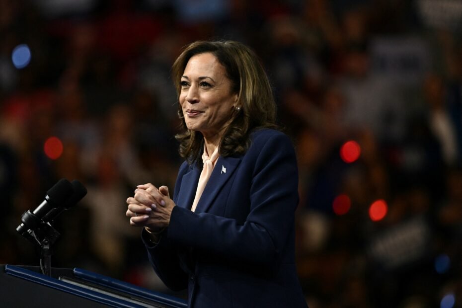 Campanha de Kamala Harris anuncia investimento de 90 milhões de dólares em anúncios para o resto de agosto