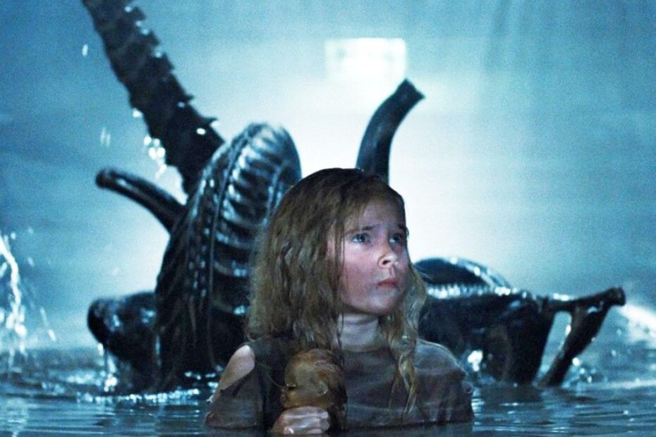 "Aliens", dirigido por James Cameron e estrelado por Sigourney Weaver, é uma emocionante sequência de ficção científica que combina ação, suspense e terror de forma magistral. Um marco no gênero, este filme é uma escolha obrigatória para os fãs de filmes de ficção científica. Extraterrestres: Uma Continuação Maior, Pior e Mais Sangrenta