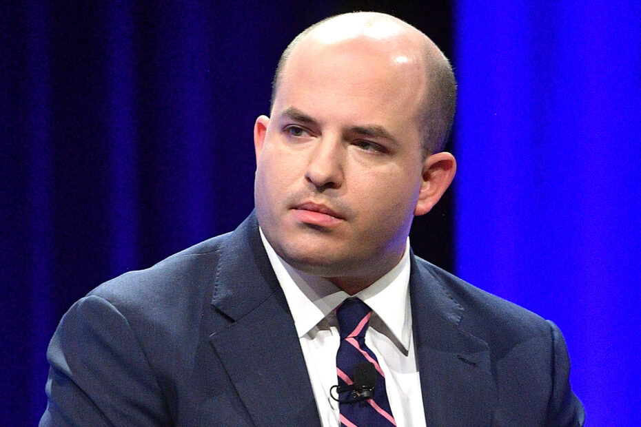 Brian Stelter retorna à CNN após dois anos fora da emissora