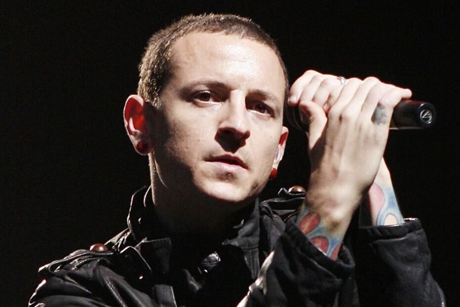 Conflito de sentimentos: Mãe de Chester critica Linkin Park