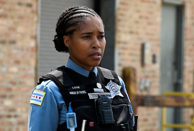 Conheça a policial "Kiana Cook", uma oficial "orientada para a ação" na 12ª temporada de Chicago P.D.