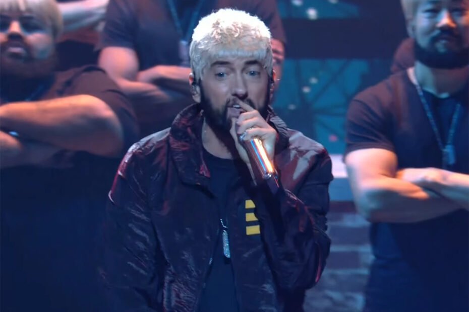 Eminem surpreende ao abrir o 2024 MTV VMAs com novo exército de clones de Slim Shady — Assista e avalie 'Houdini'