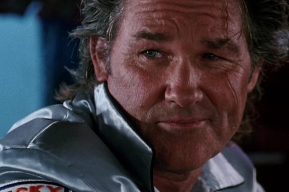 Kurt Russell faz várias aparições surpresa em Death Proof