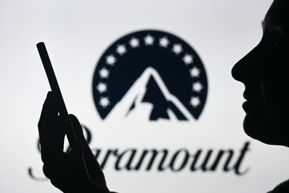 Paramount dá seguimento a cortes na equipe americana