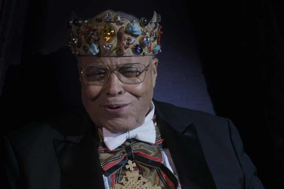 "Eddie Murphy e James Earl Jones filmam cenas separadamente para 'Coming to America 2' Por que Eddie Murphy e James Earl Jones nunca estiveram na mesma sala durante a produção de "Um Príncipe em Nova York 2"?