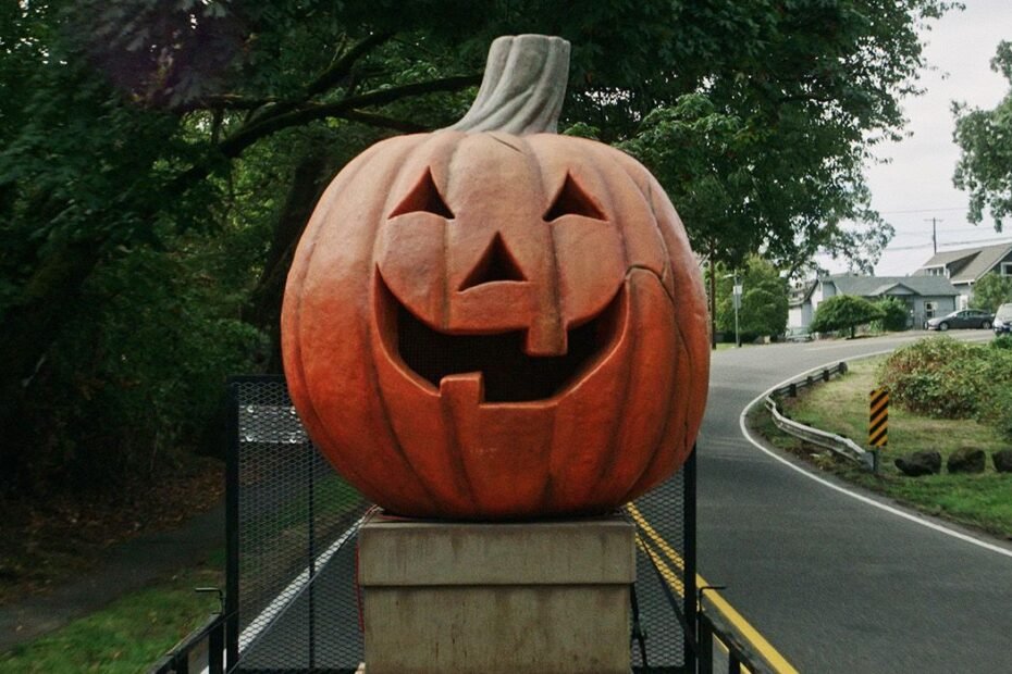 Volta ao Mágico Mundo de Halloweentown com os Cromwells