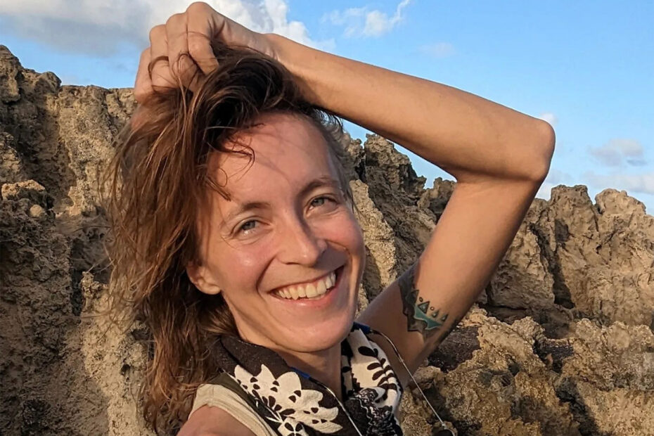 Sarah Danser, uma conhecida personalidade do reality show "Naked and Afraid," faleceu tragicamente em 22 de outubro de 2024, aos 34 anos. Seu falecimento ocorreu em Kahala, Havai, após um acidente de carro no qual ela era passageira em um veículo estacionado que foi colidido por outro carro que perdeu o controle. Sarah Danser, participante do Naked and Afraid, falece aos 34 anos: uma perda para o mundo dos survivalistas