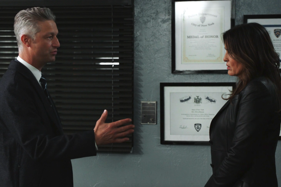 Carisi e suas reações inusitadas na nova temporada de SVU