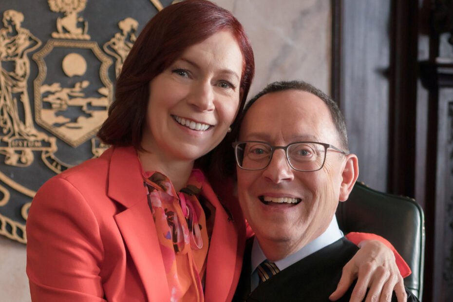 Carrie Preston e Michael Emerson: Duelo Imperdível em Elsbeth!