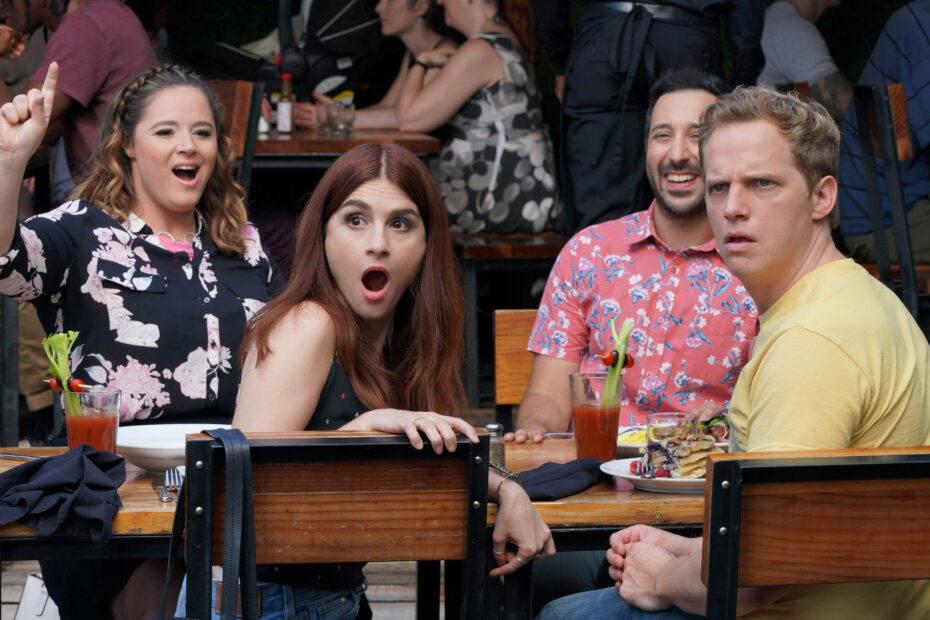 Os criadores e o elenco de "You're the Worst" expressaram desejo de continuar a história da série, que foi um sucesso de comédia na FX. Cinco anos após o encerramento abrupto da série, o criador Stephen Falk se reuniu com as estrelas Aya Cash, Kether Donohue e Desmin Borges durante o Vulture Fest, onde todos demonstraram interesse em retomar seus papéis. Elenco de You're the Worst deseja filme, mas falta investimento