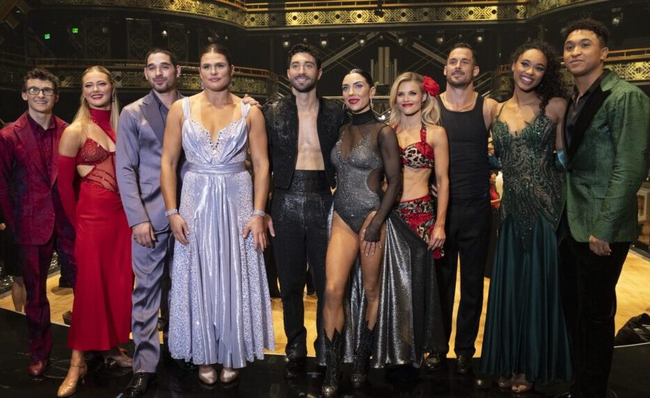 Na final da 33ª temporada de "Dancing With the Stars", realizada em 26 de novembro de 2024, Joey Graziadei e Jenna Johnson se consagraram vencedores, levando para casa o cobiçado Troféu Len Goodman. A noite foi repleta de performances emocionantes e concorrência acirrada entre os cinco casais restantes: Joey e Jenna, Ilona Maher e Alan Bersten, Danny Amendola e Witney Carson, Chandler Kinney e Brandon Armstrong, e Stephen Nedoroscik e Rylee Arnold. Joey Graziadei é o grande campeão da temporada 33 do DWTS