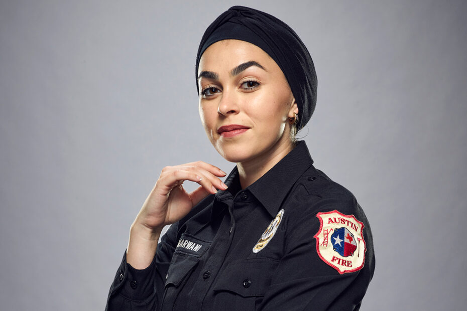 A série "9-1-1: Lone Star" iniciou suas três últimas episódios na segunda-feira com uma emocionante surpresa: um casamento improvisado entre Marjan e Joe. A cerimônia, que foi linda e contou com a presença quase completa da família 126, começou com Marjan apresentando Joe a seus pais. Embora vissem que o casal estava apaixonado, a falta de um plano sólido deixou os pais preocupados. Casamento Surpresa: Revelações Emocionantes em 9-1-1: Lone Star