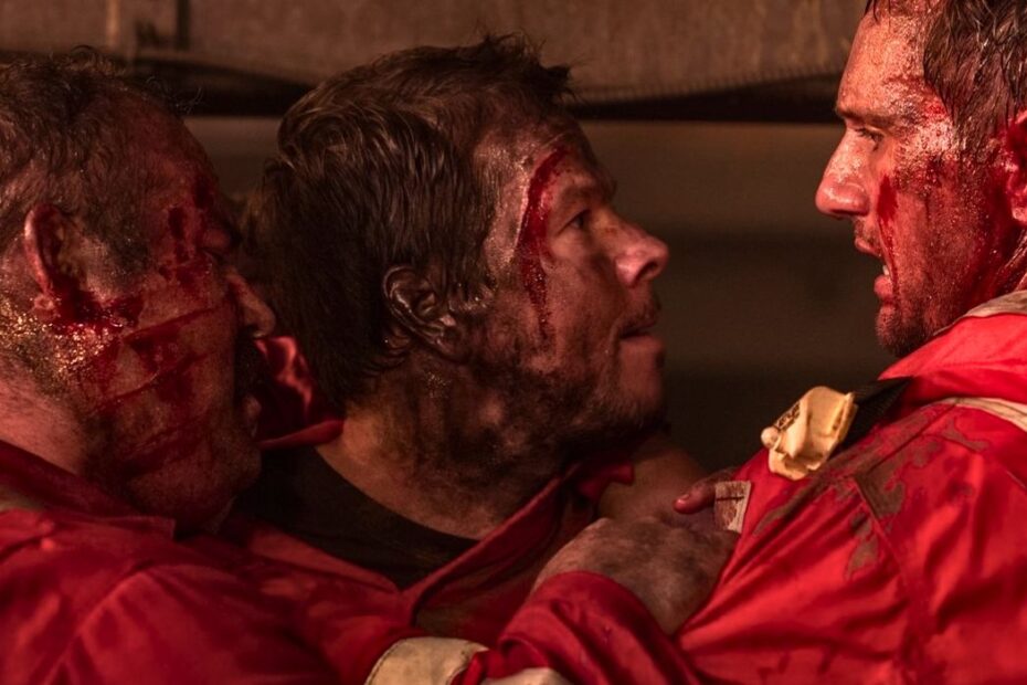 O filme "Deepwater Horizon", estrelado por Mark Wahlberg, é um drama intenso baseado em eventos verídicos. Lançado em 29 de setembro de 2016, a obra retrata a explosão da plataforma de perfuração de petróleo no Golfo do México, que ocorreu em 20 de abril de 2010 e resultou na morte de 11 pessoas. Sob a direção de Peter Berg, o filme captura a catástrofe com uma abordagem visceral, mergulhando o público na luta pela sobrevivência dos trabalhadores a bordo. Deepwater Horizon de Mark Wahlberg chega ao Max em fevereiro