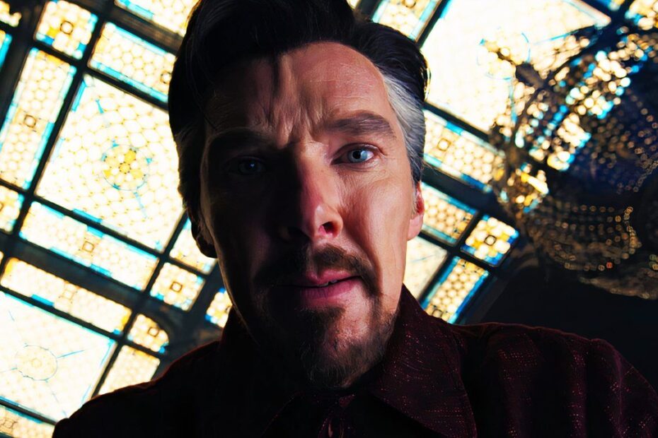 Benedict Cumberbatch, o ator conhecido por interpretar o Doutor Estranho, trouxe novidades sobre seu futuro no Universo Cinemático Marvel (MCU), especialmente quanto a sua presença em "Avengers: Doomsday". Em uma entrevista recente, ele revelou que não estará mais no filme, já que, após a saída de Jonathan Majors, que interpretava Kang, houve mudanças significativas nos planos da Marvel. Mudanças nos planos da Marvel: Cumberbatch fora de Doomsday