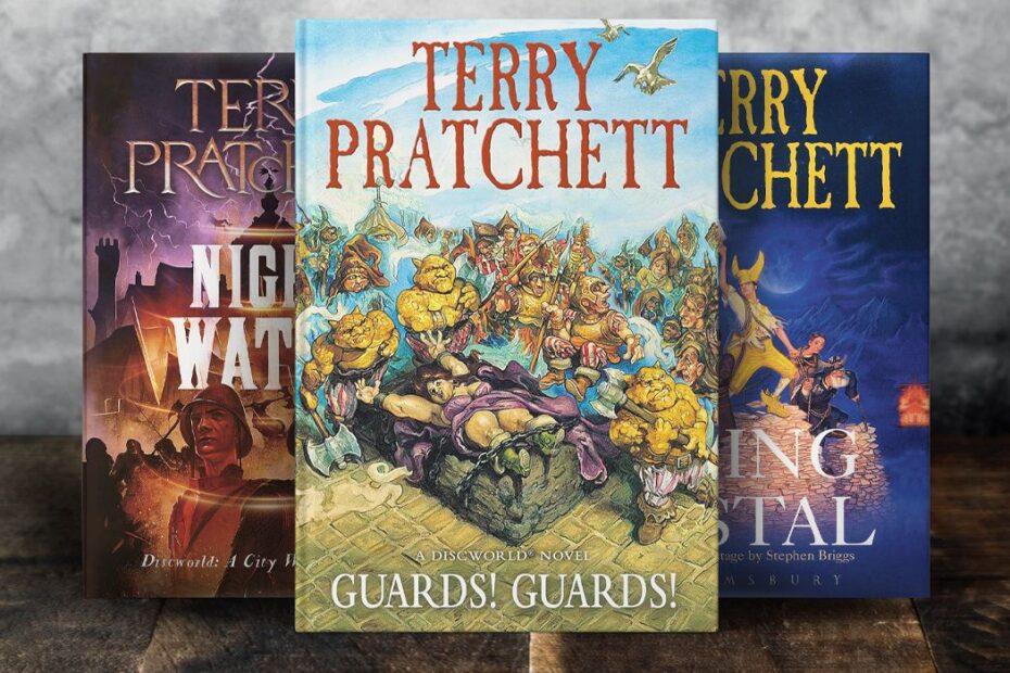 Sir Terry Pratchett é considerado um verdadeiro tesouro nacional britânico. Por décadas, ele encantou leitores com suas obras inteligentes e engraçadas, especialmente com sua famosa série de fantasia Discworld. Com um total de 41 romances, essa franquia é repleta de humor e personagens memoráveis, consolidando-se como uma das melhores sagas de fantasia já escritas. As obras de Pratchett, mesmo as que não pertencem ao universo de Discworld, como Nation e Johnny and the Dead, também são fascinantes e demonstram suas amplas habilidades narrativas. O Gênio Cômico de Terry Pratchett: Descubra Seus Clássicos