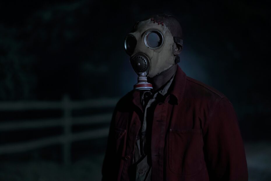 A série de terror "Teacup" foi cancelada pela plataforma Peacock após apenas uma temporada, surpreendendo muitos fãs e críticos. Apesar de contar com um elenco de peso e uma aprovação de 70% no Rotten Tomatoes, o programa não conseguiu atrair uma audiência significativa, o que acabou contribuindo para a decisão de encerrar a produção. Peacock encerra série de terror após uma única temporada
