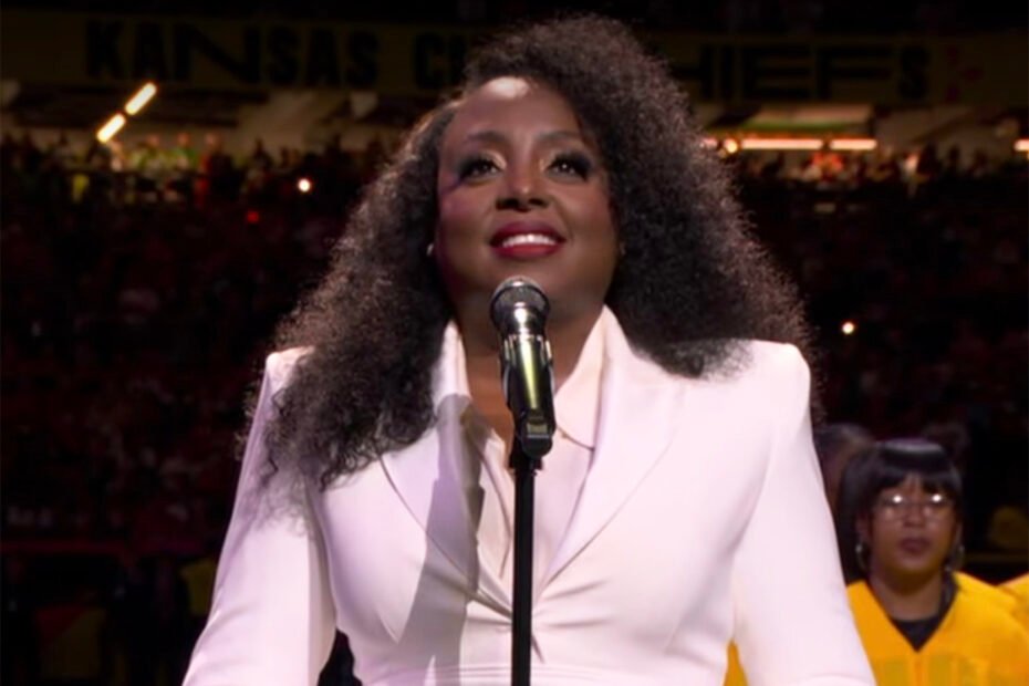 A Voz que Eleva: Ledisi Brilha no Super Bowl LIX