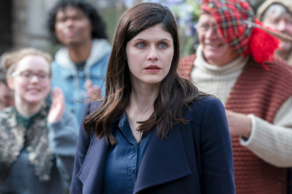 No mais recente episódio de "Mayfair Witches", um toque especial para os fãs de "Interview With the Vampire" foi revelado. A série da AMC finalmente mencionou o personagem Daniel Molloy, que é um jornalista e figura central na narrativa de "Interview With the Vampire". Easter Egg de Mayfair Witches Liga Mundo de Vampiros
