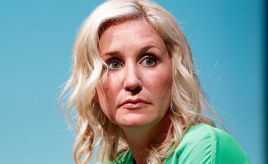 Esta semana, o programa “Fixer to Fabulous” trouxe um episódio emocionante, mas os fãs enfrentaram algumas dificuldades. Depois que o episódio de 25 de fevereiro de 2025 foi ao ar, muitos telespectadores relataram problemas ao gravá-lo. Jenny Marrs, uma das apresentadoras, recebeu várias mensagens nas redes sociais informando que o episódio não havia sido registrado. Jenny Marrs responde a críticas sobre episódio recente de Reformando Sonhos