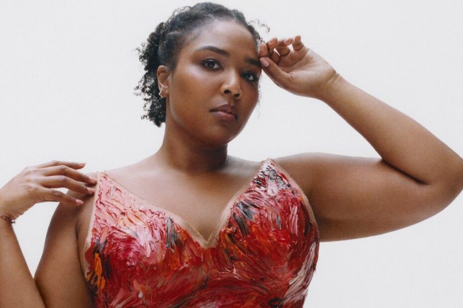 Lizzo está de volta à cena musical com seu novo single "Love in Real Life", lançado em 28 de fevereiro. Essa canção não apenas marca seu retorno como artista solo após três anos, mas também é a faixa-título de seu próximo álbum. Em "Love in Real Life", Lizzo expressa sua determinação em não deixar que medos a impeçam de buscar o amor e a felicidade. A música possui um ritmo contagiante, lembrando as obras de ícones como Tina Turner, e apresenta letras que transmitem uma mensagem de autoconfiança. Lizzo Renova Energias e Celebra o Amor em Novo Single Energético