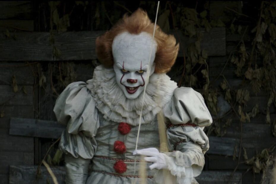 Imaginando um parque temático inspirado no universo de Stephen King, fãs têm compartilhado ideias criativas em um fórum da Reddit, gerando entusiasmo entre os amantes do terror. Esses conceitos surgem em um momento empolgante para as adaptações das obras de King, incluindo projetos como "IT: Welcome to Derry" e uma nova série sobre "Carrie". A proposta de um parque vai muito além de casas mal-assombradas tradicionais, com sugestões que vão desde atrações interativas até recriações de cenários icônicos. Parque Temático de Stephen King: Ideias que Encantam Fãs