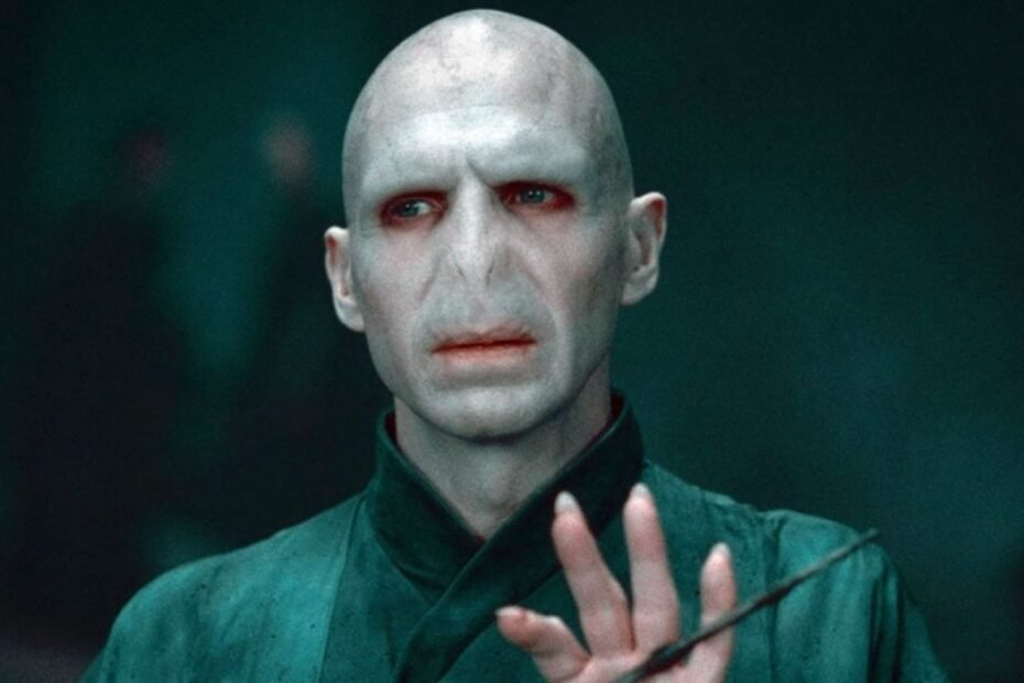 Ralph Fiennes e seu caminho inesperado para o papel de Voldemort