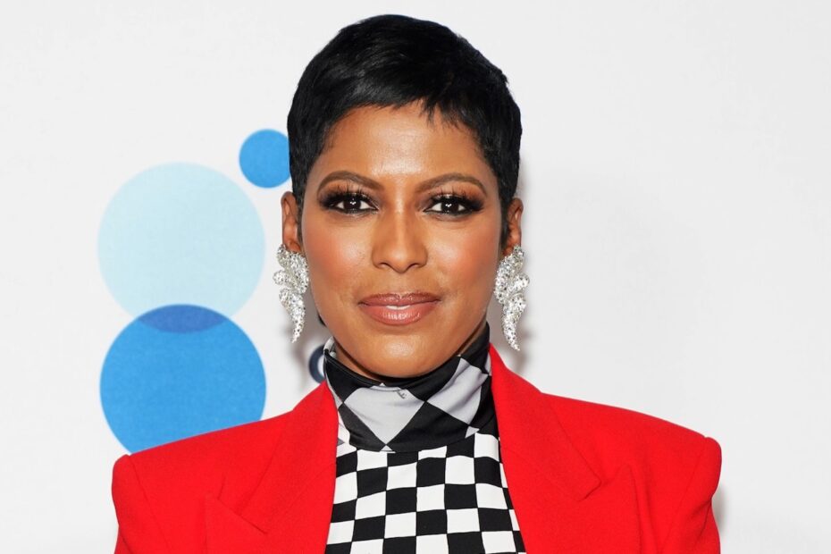 A série "Tamron Hall" foi renovada para sua sétima temporada, conforme anunciado em um relatório recente. De acordo com Debra OConnell, presidente do ABC News Group e das Disney Entertainment Networks, a habilidade de Tamron em abordar questões significativas do dia a dia continua a ressoar com seu dedicado público, conhecido como "Tam Fam". A combinação de personagens interessantes e conversas inspiradoras promete um sétimo ano excepcional e cativante. Tamron Hall: Programa ganha renovação emocionante para a 7ª temporada