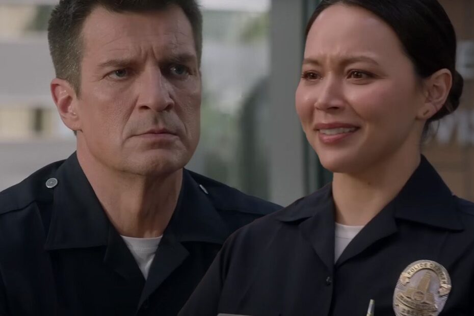 A 9ª temporada da 7ª temporada de "The Rookie" trouxe uma explosão de emoções e uma conexão que os fãs aguardavam há um bom tempo, especialmente entre os personagens John Nolan, interpretado por Nathan Fillion, e Nyla Harper, vivido por Mekia Cox. Este episódio focou na história de James Murray, o marido de Harper, que se vê em uma situação crítica após um tiroteio em um centro comunitário, envolvendo também uma voluntária chamada Kylie. A emoção de John Nolan e Nyla Harper em A Rookie 7x09