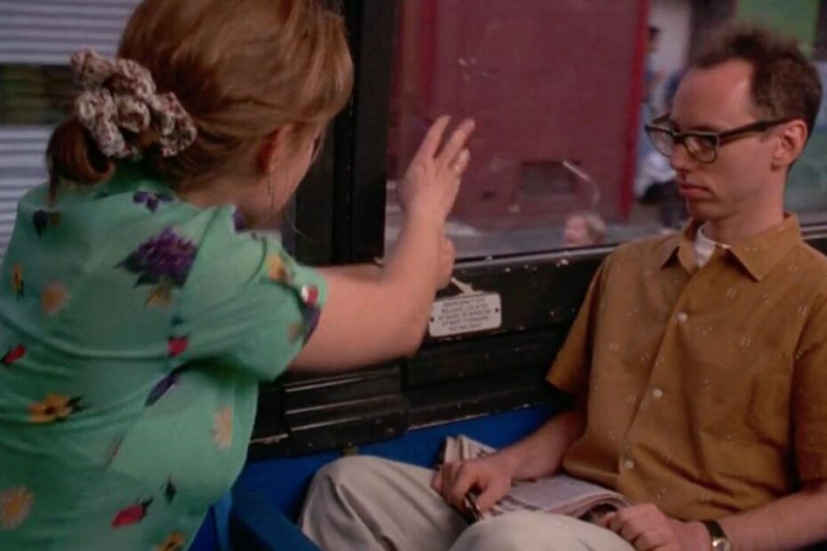 Todd Solondz é um cineasta conhecido por seus filmes que provocam reações variadas entre o público. Apesar de algumas pessoas verem seus trabalhos como cruéis, desalentadores ou até imorais, ele acredita que essa percepção pode ser superficial. Solondz se dedica a explorar tabus e a solidão, além de demonstrar uma profunda conexão com seus personagens. A visão profunda de Todd Solondz sobre a recepção de suas obras