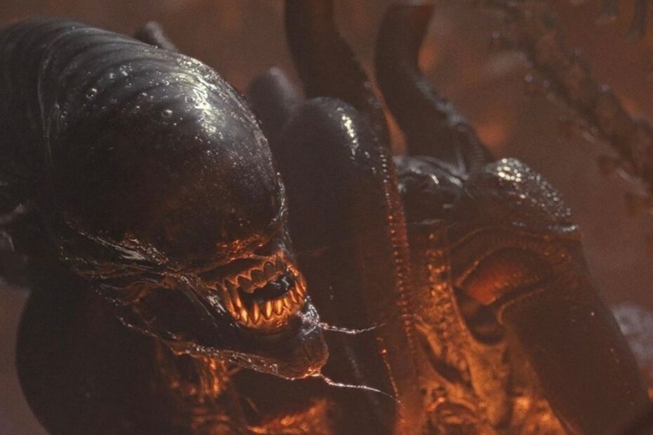O filme "Alien: Romulus" trouxe de volta a icônica franquia Alien, estreando no dia 16 de agosto de 2024. Dirigido por Fede Álvarez, o longa se passa entre os eventos dos filmes "Alien" e "Aliens", e segue Rain Carradine, interpretada por Cailee Spaeny, e um grupo de jovens que exploram uma estação espacial abandonada em busca de combustível. No entanto, eles se deparam com facehuggers e Xenomorfos, resultando em um massacre brutal. Alien: Romulus reinventa o horror e conquista fãs da franquia